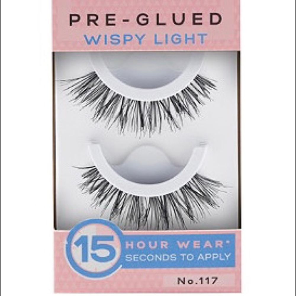 Self adhesive false eyelashes
